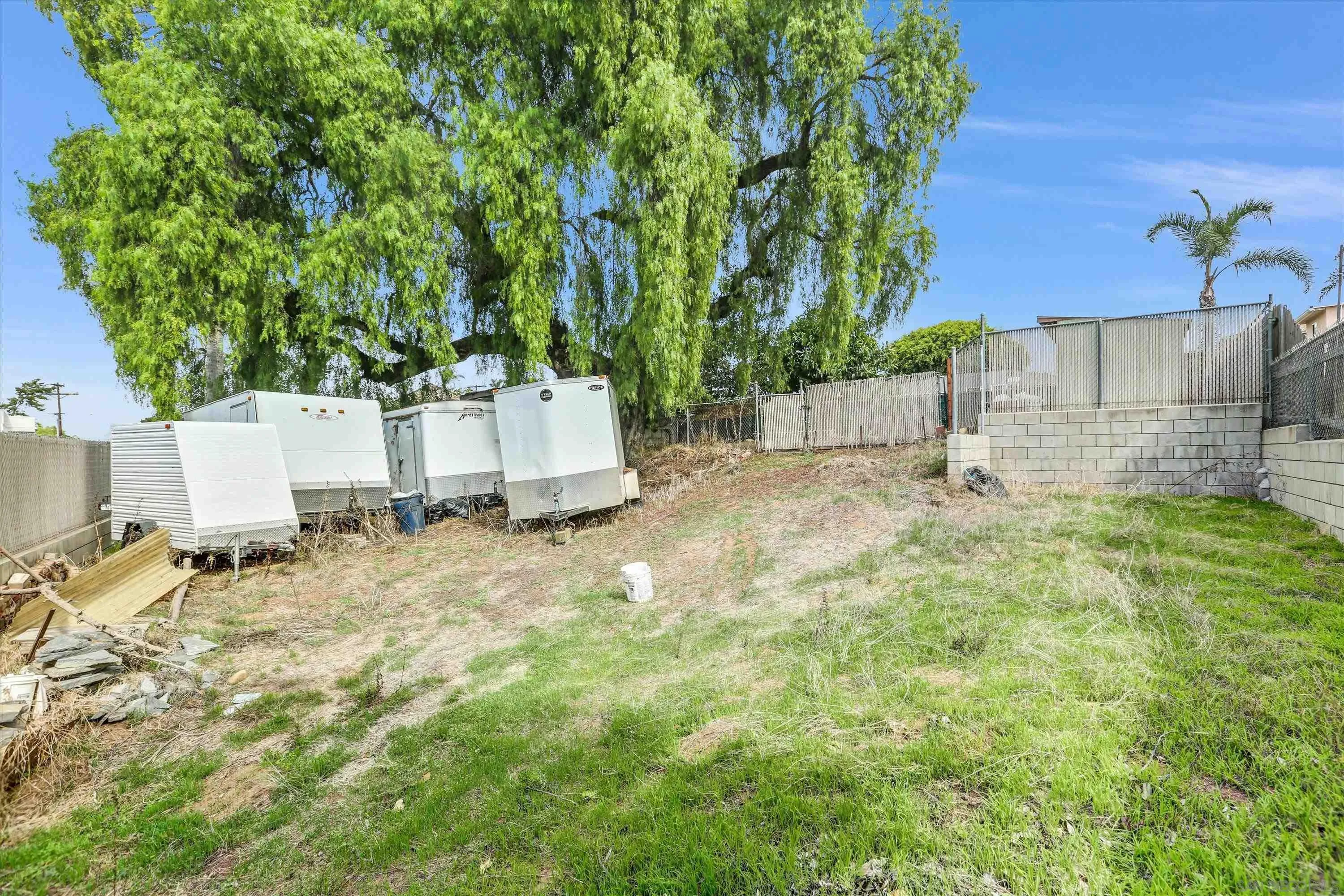 152 First Ave, Chula Vista, CA 91910 Back portion of yard