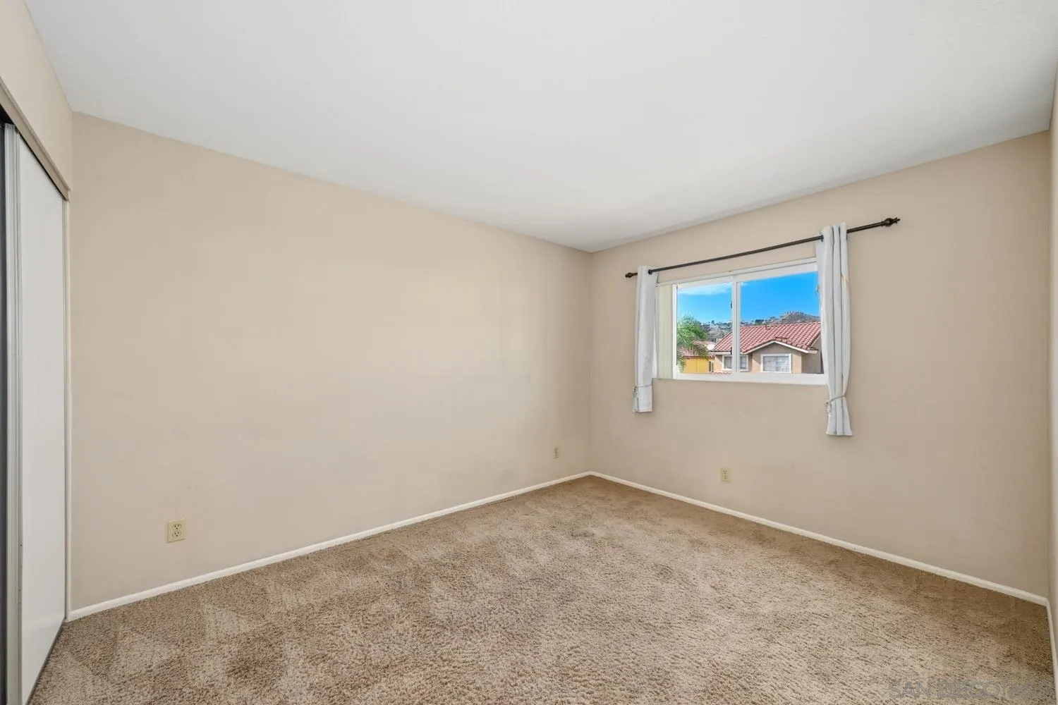 https://cdn.realtyfeed.com/cdn/127/260025531/aa516cc84674a2a16638596a8a7290e5.webp