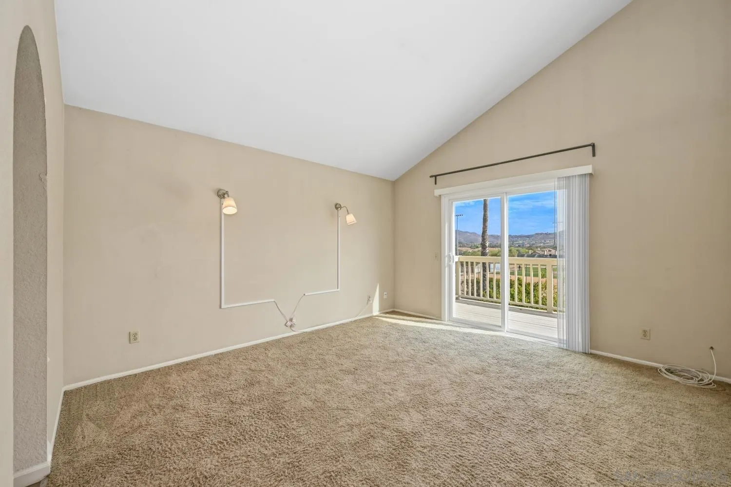 https://cdn.realtyfeed.com/cdn/127/260025531/b2afc86842d4992c09bb2592eb09dd81.webp