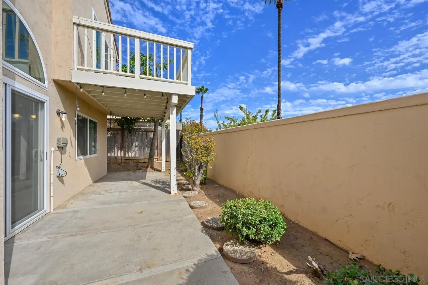 11832 Via Hacienda, El Cajon, CA 92019 11832 Via Hacienda, El Cajon, CA 92019
