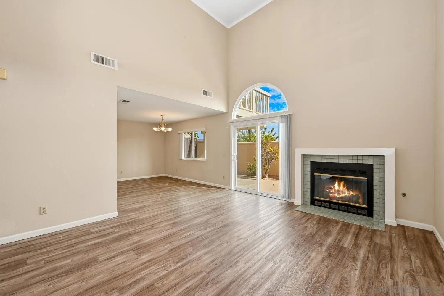 11832 Via Hacienda, El Cajon, CA 92019 11832 Via Hacienda, El Cajon, CA 92019