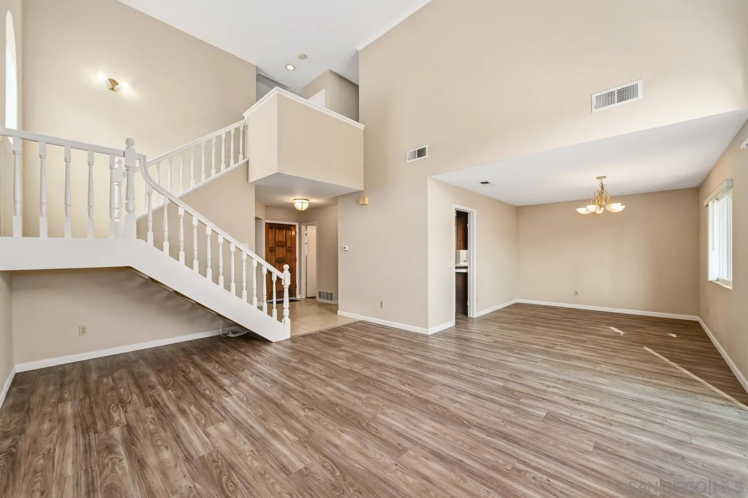 11832 Via Hacienda, El Cajon, CA 92019 11832 Via Hacienda, El Cajon, CA 92019