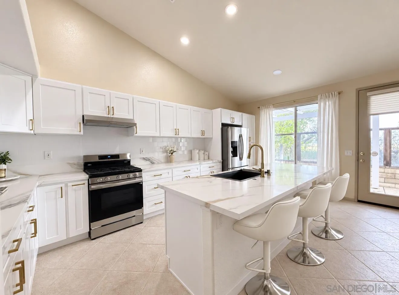 1992 Ridge Way Glen, Escondido, CA 92029 1992 Ridge Way Glen, Escondido, CA 92029