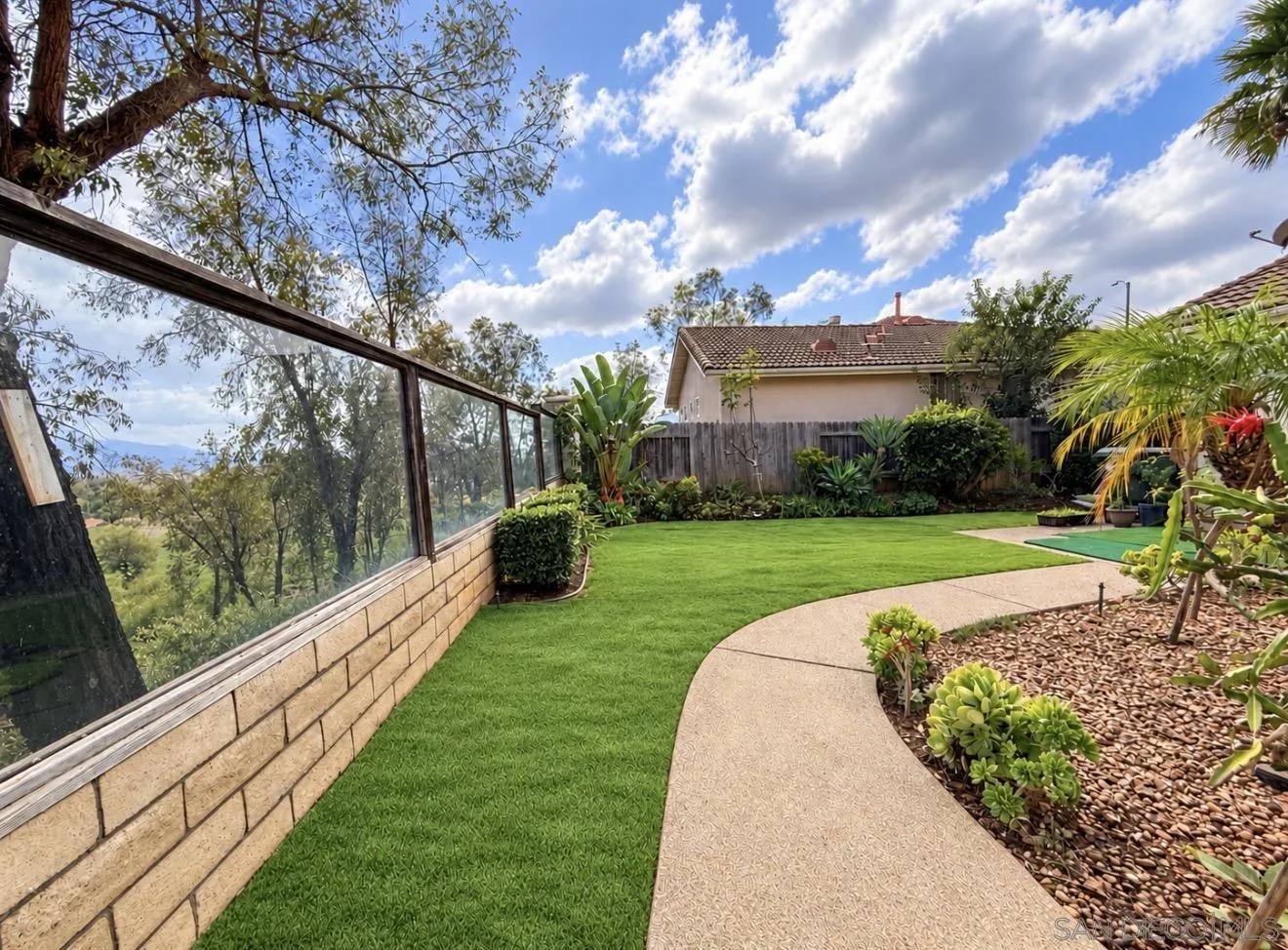 1992 Ridge Way Glen, Escondido, CA 92029