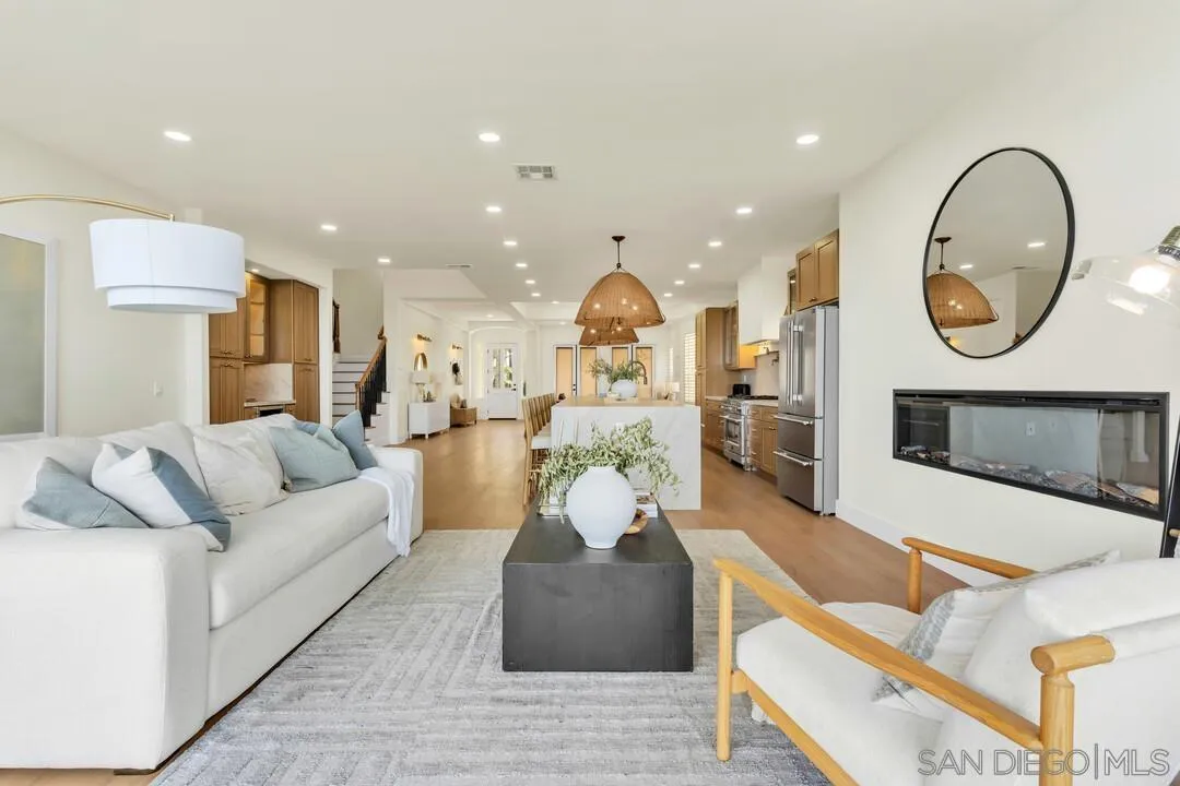11310 Crystal Oaks Way, San Diego, CA 92131 11310 Crystal Oaks Way, San Diego, CA 92131
