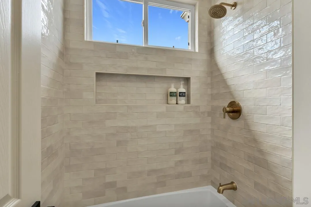 https://cdn.realtyfeed.com/cdn/127/260025536/8ba4bd5328a8aeca797b7b293fc8e3f8.webp