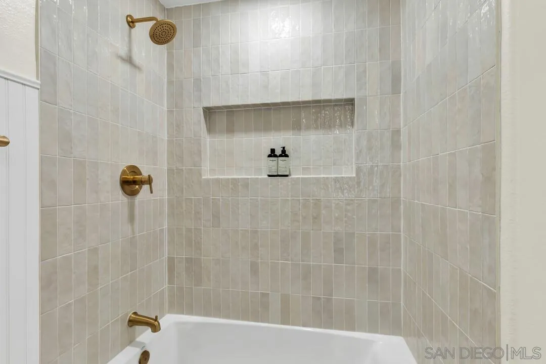 https://cdn.realtyfeed.com/cdn/127/260025536/b737e11693dd22f02574f8df9a8fc5a7.webp