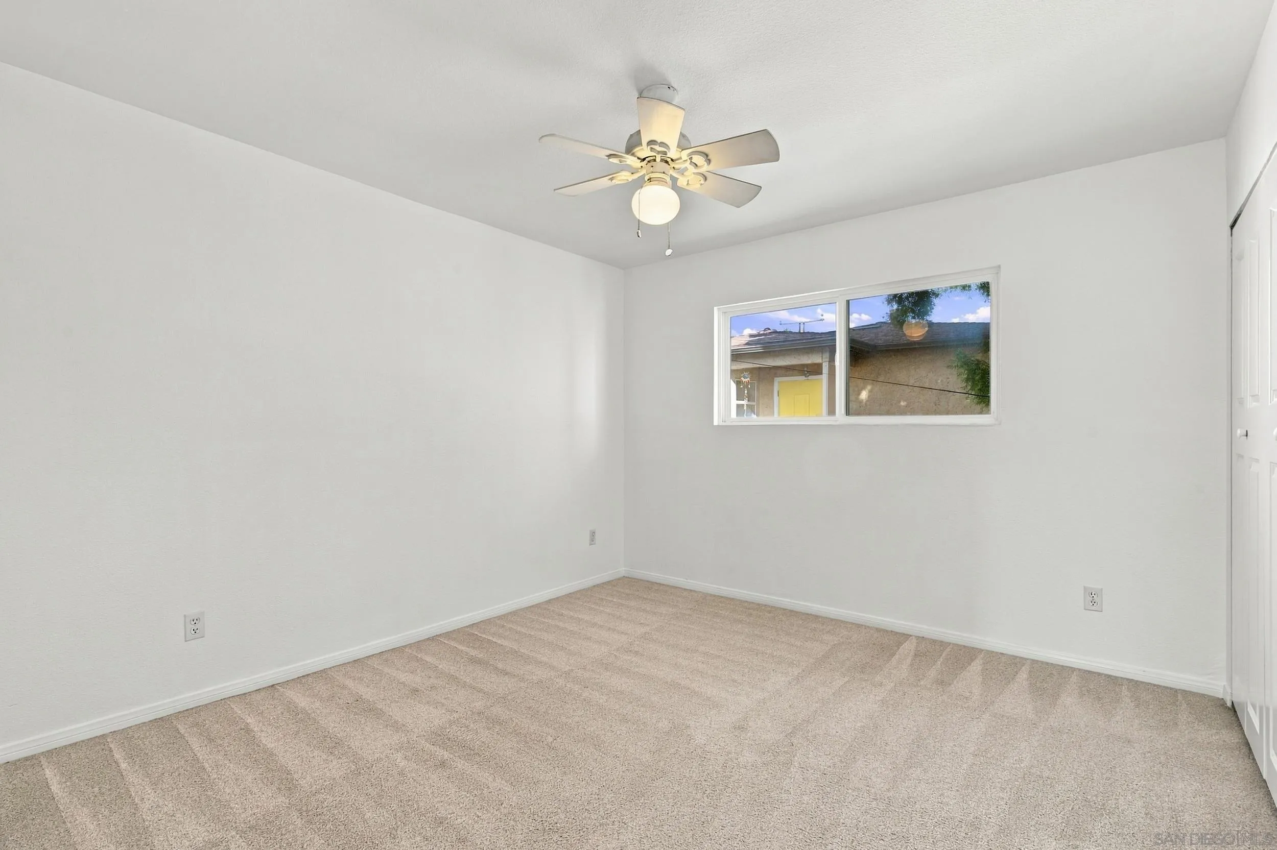 https://cdn.realtyfeed.com/cdn/127/260025540/075a3a1aa4bfc746b45541f4c035892b.webp
