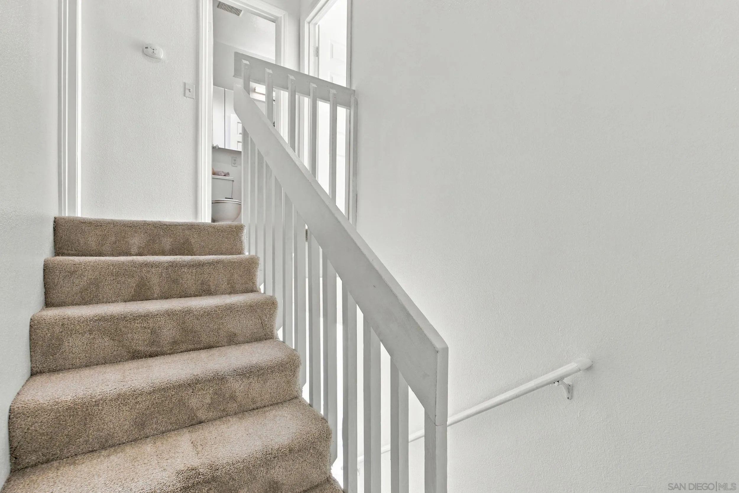 https://cdn.realtyfeed.com/cdn/127/260025540/82bb1f136aa13e78ec01aef7fe346e46.webp