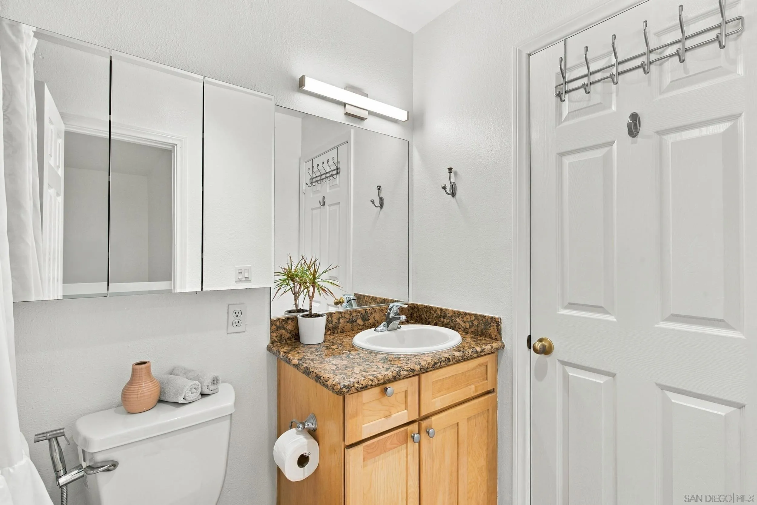 https://cdn.realtyfeed.com/cdn/127/260025540/e4c358050105e0722f19661d58de4b2e.webp