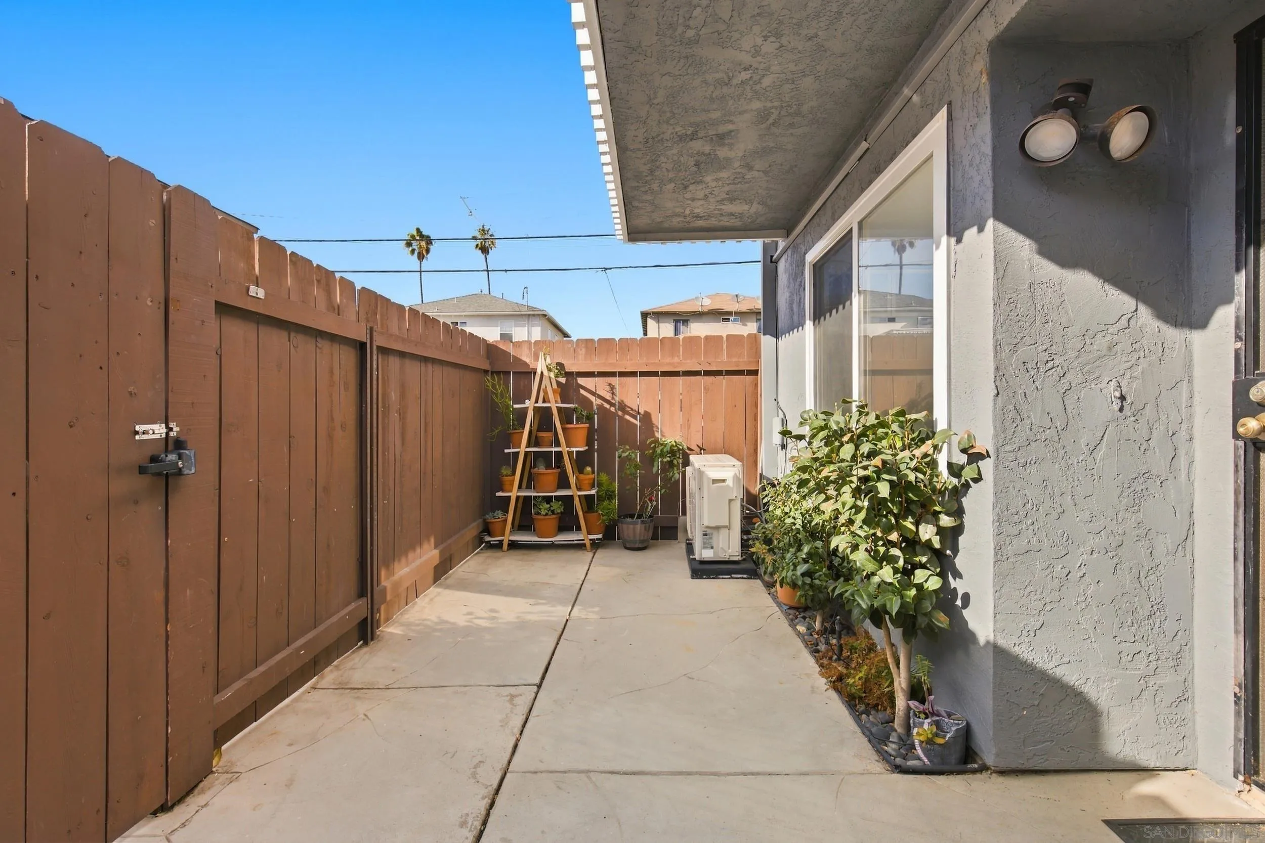 https://cdn.realtyfeed.com/cdn/127/260025540/fd3e7bbc542f9accd8441e44a2db53a5.webp