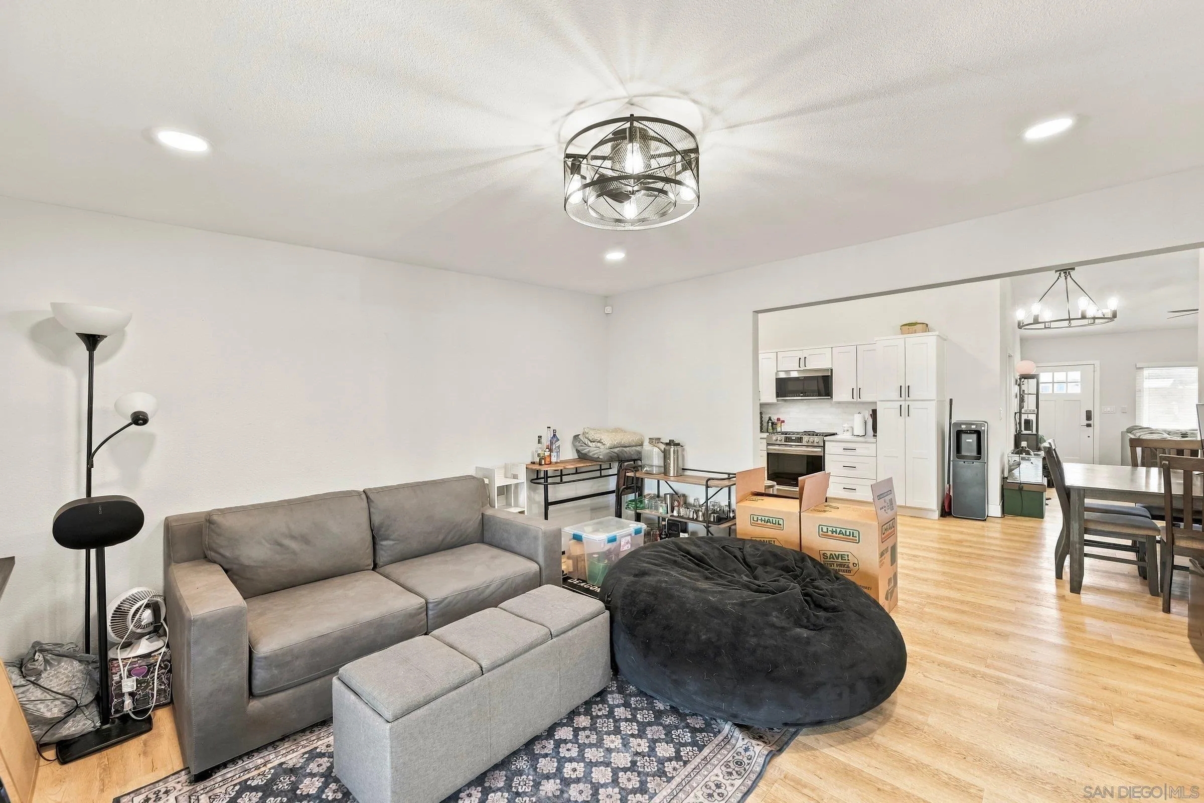 5710 Greycourt, San Diego, CA 92114 5710 Greycourt, San Diego, CA 92114