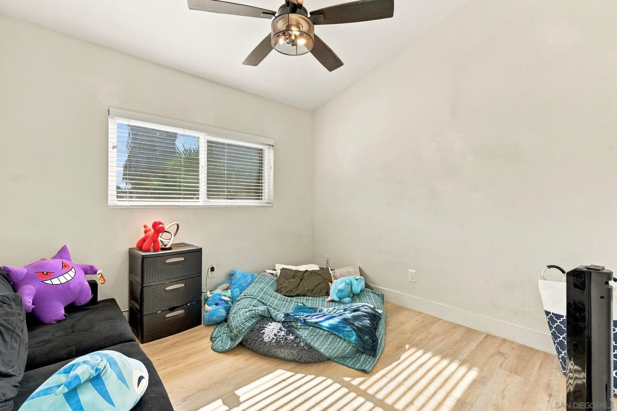 5710 Greycourt, San Diego, CA 92114 5710 Greycourt, San Diego, CA 92114