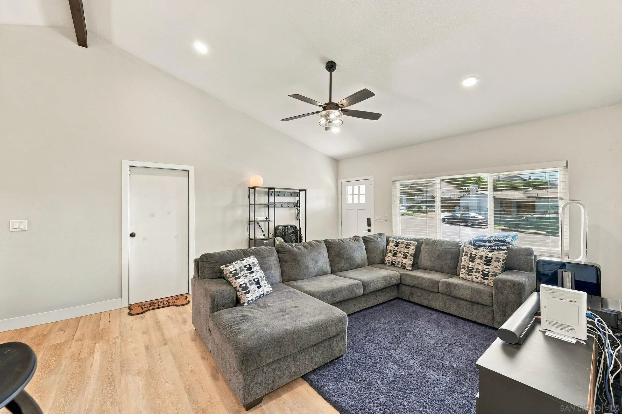 5710 Greycourt, San Diego, CA 92114 5710 Greycourt, San Diego, CA 92114