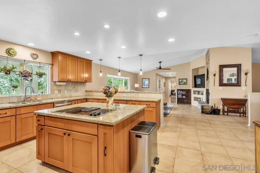 29623 Anthony Road, Valley Center, CA 92082 29623 Anthony Road, Valley Center, CA 92082