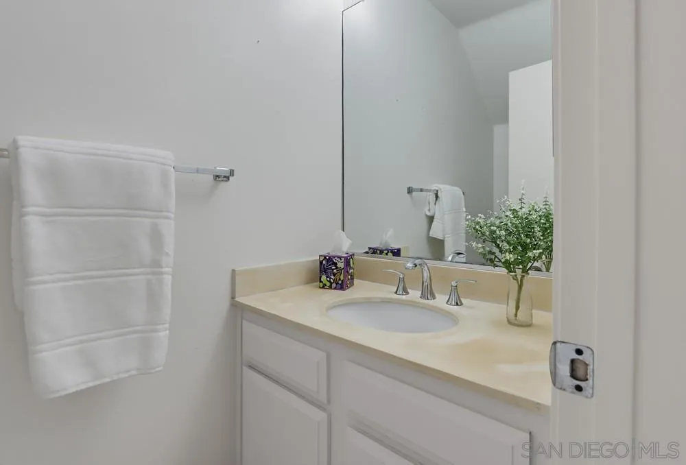 4276 5th, San Diego, CA 92103 4276 5th, San Diego, CA 92103