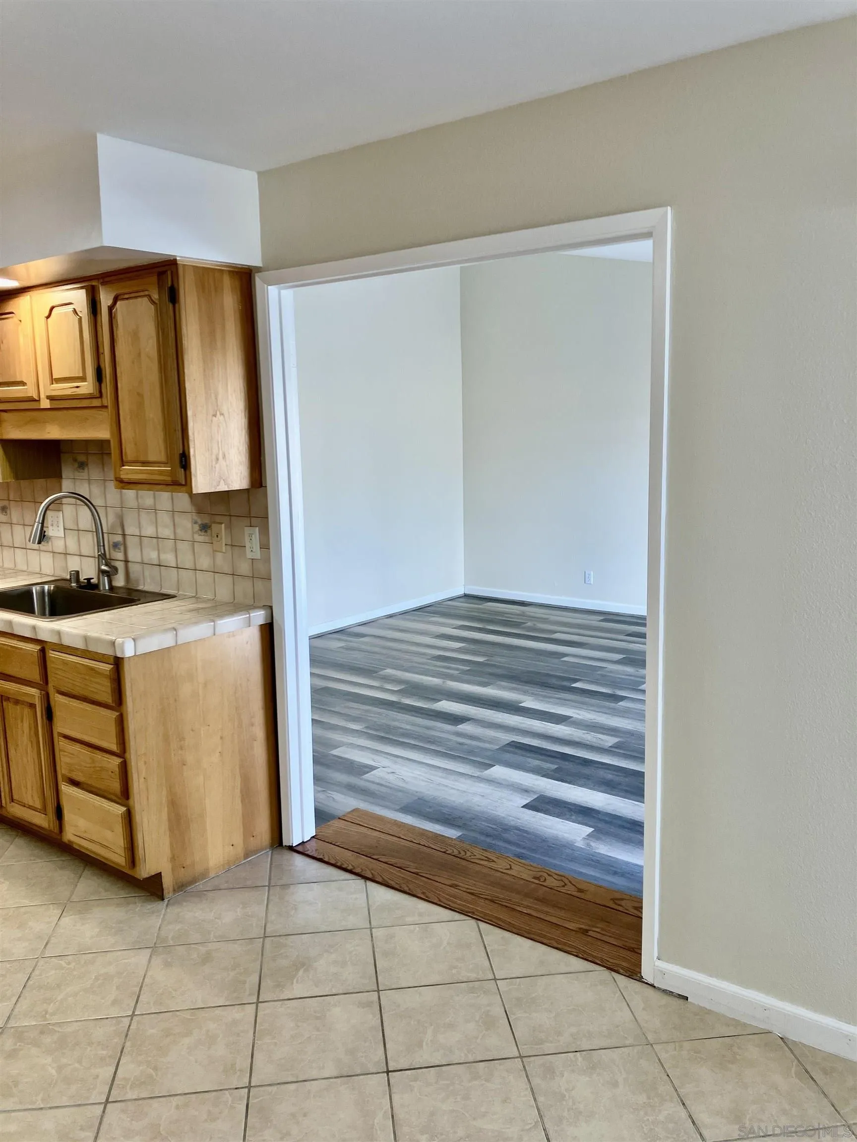2158 Country Pl, Escondido, CA 92026 2158 Country Pl, Escondido, CA 92026