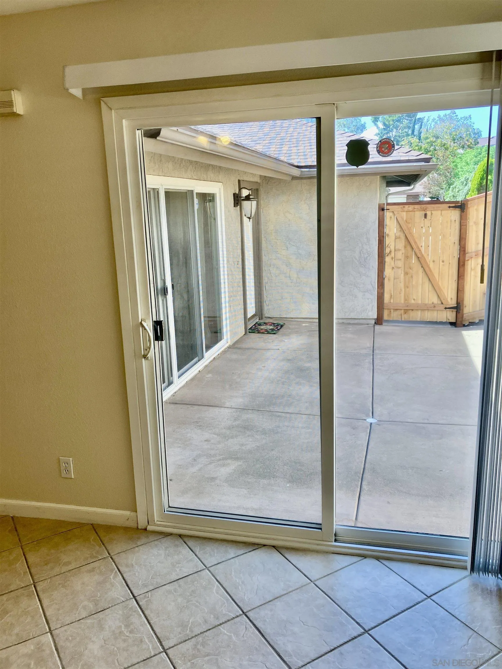 2158 Country Pl, Escondido, CA 92026 2158 Country Pl, Escondido, CA 92026