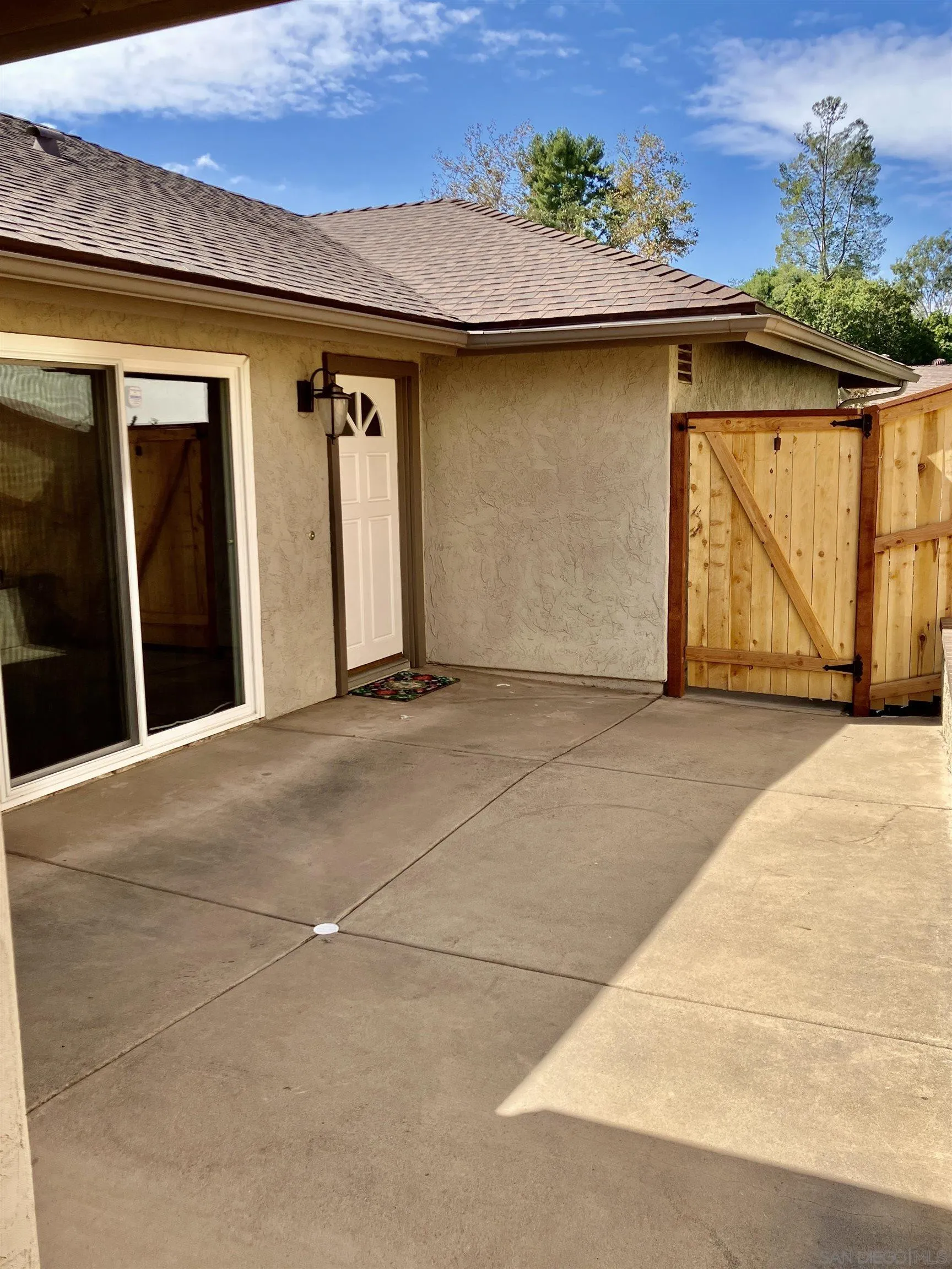2158 Country Pl, Escondido, CA 92026 2158 Country Pl, Escondido, CA 92026