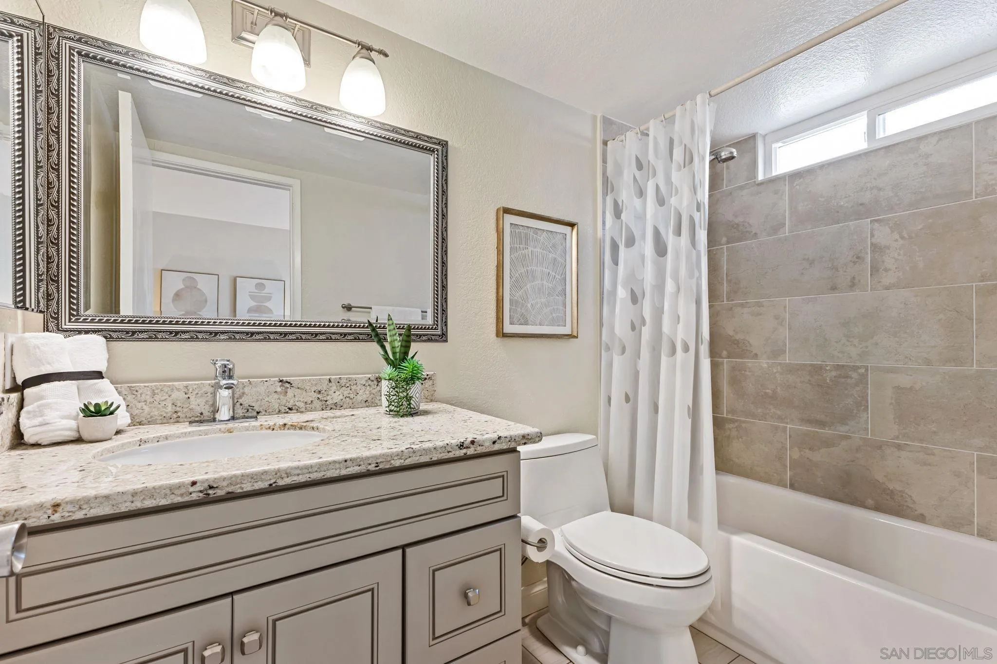 6161 Calle Mariselda, #409, San Diego, CA 92124 Second full bathroom is located upstairs in the guest bedroom