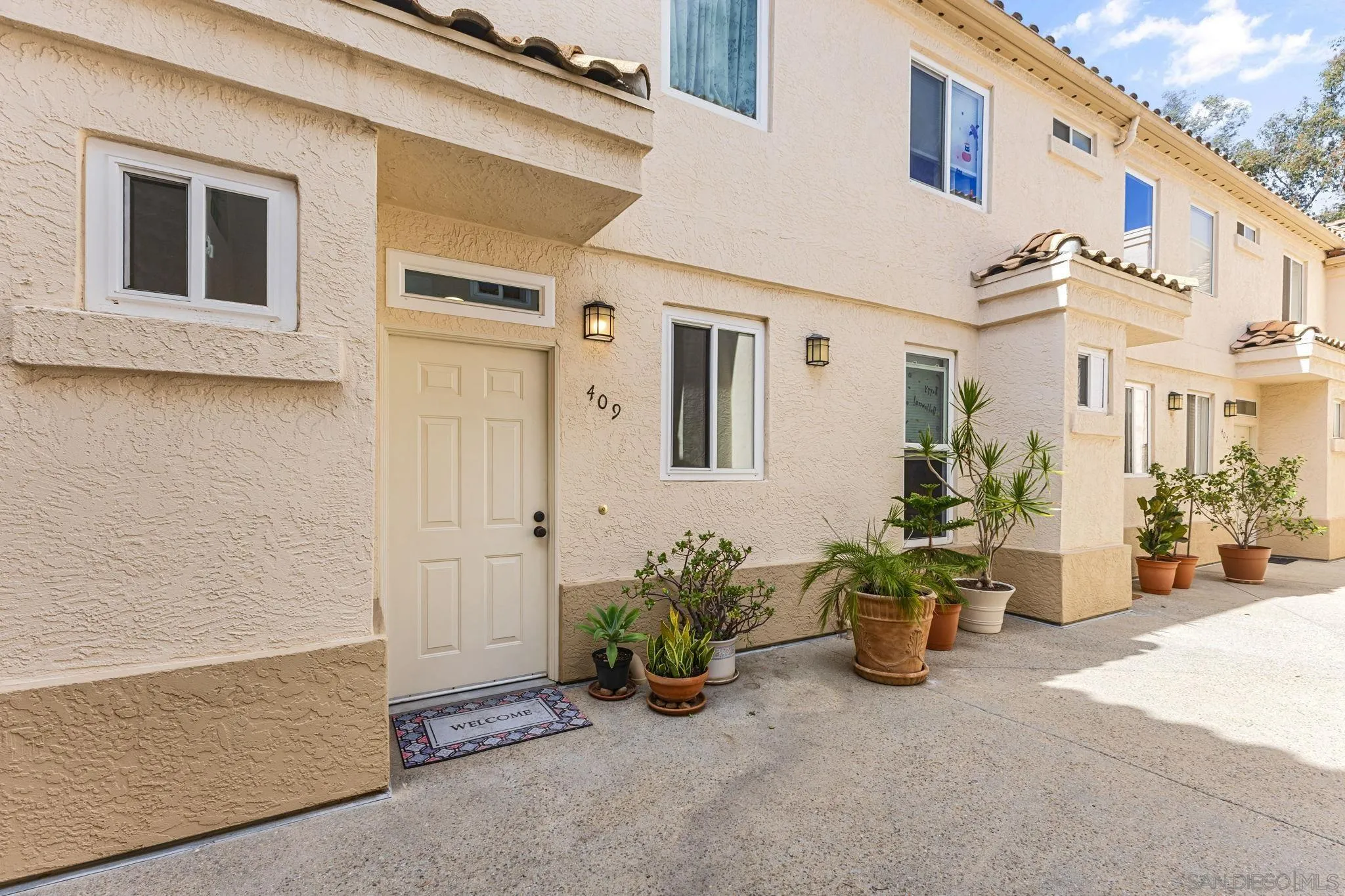 6161 Calle Mariselda, #409, San Diego, CA 92124 6161 Calle Mariselda, #409, San Diego, CA 92124