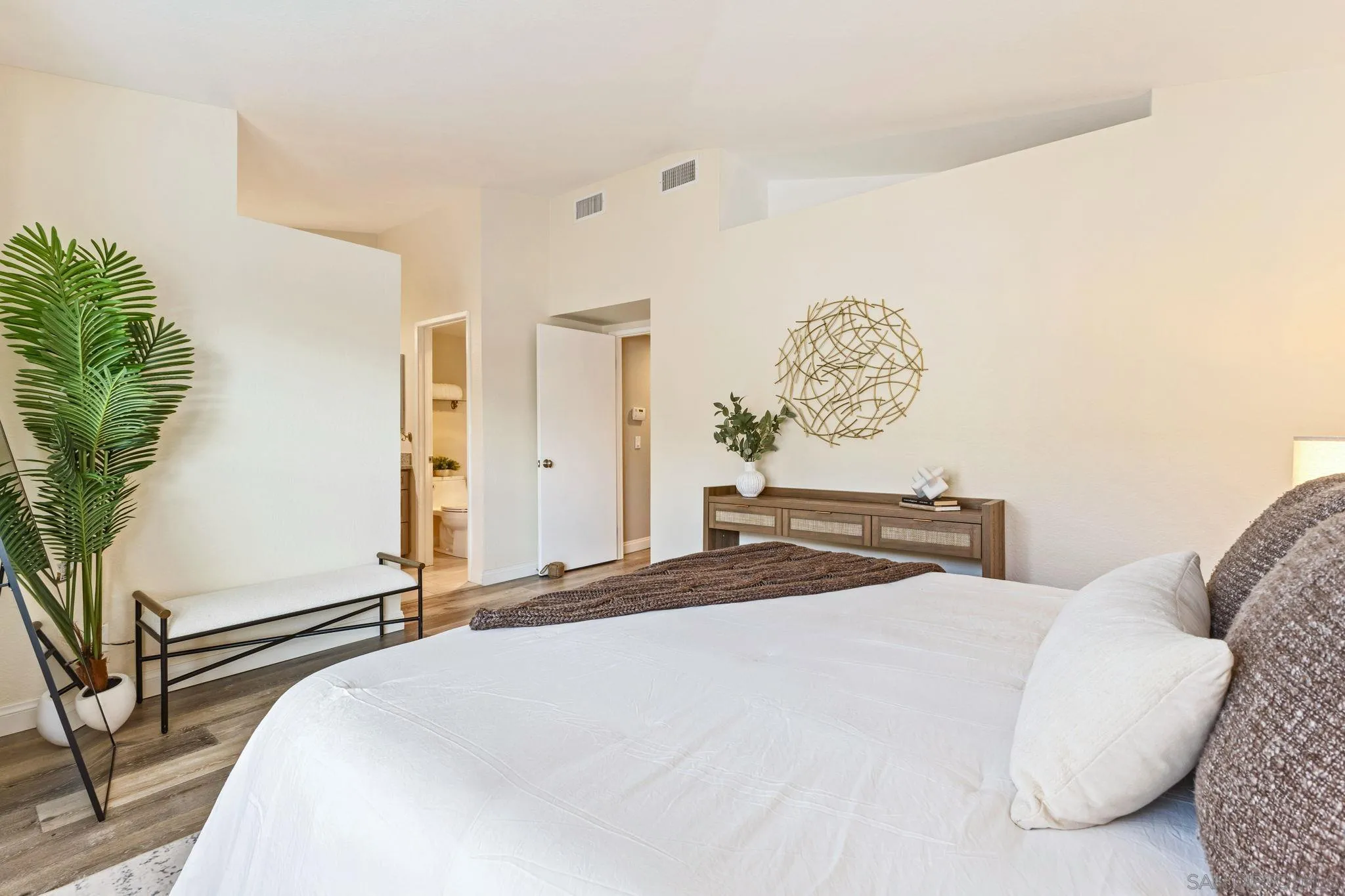 6161 Calle Mariselda, #409, San Diego, CA 92124 6161 Calle Mariselda, #409, San Diego, CA 92124