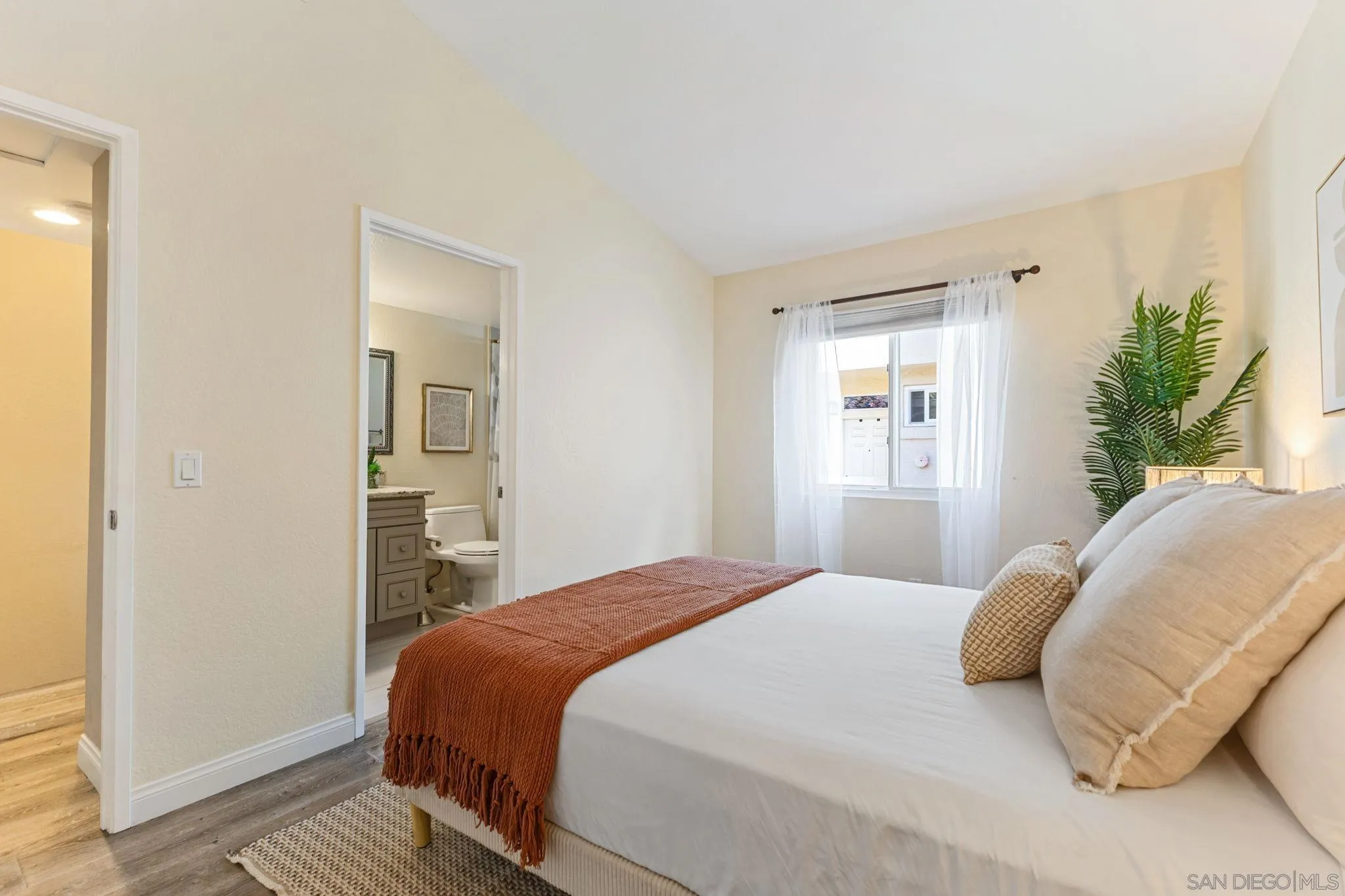 6161 Calle Mariselda, #409, San Diego, CA 92124 6161 Calle Mariselda, #409, San Diego, CA 92124