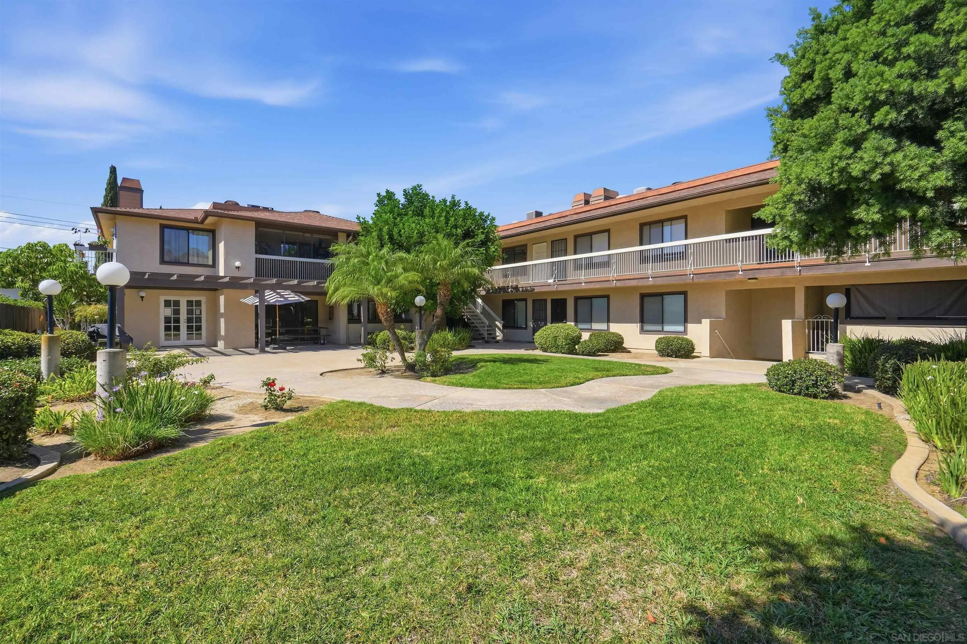 https://cdn.realtyfeed.com/cdn/127/260025562/04c63a951406e18dc192301871bd425c.webp