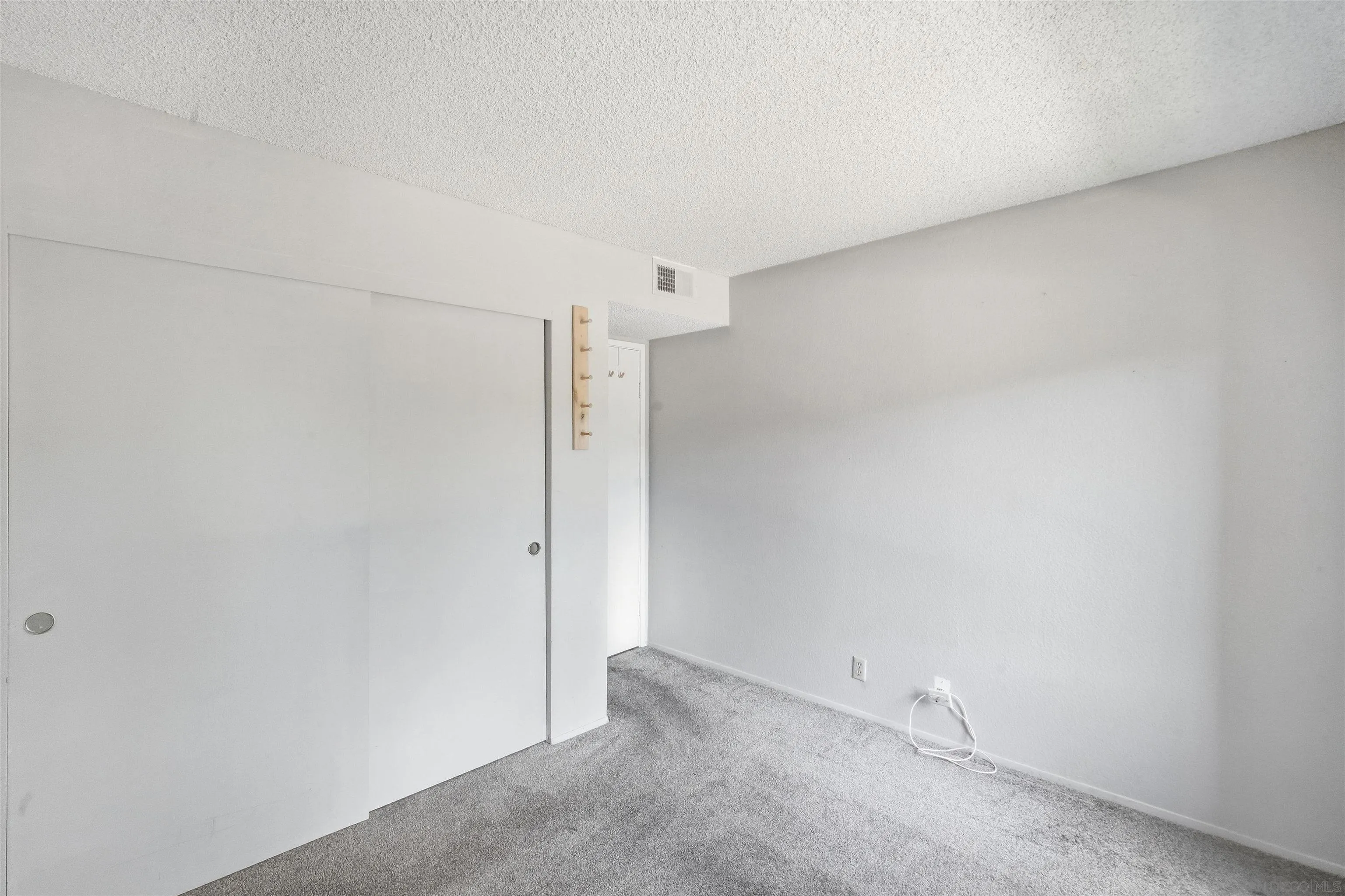https://cdn.realtyfeed.com/cdn/127/260025562/d7ebf56c8ad4cef5d853cc8e7ff7db57.webp