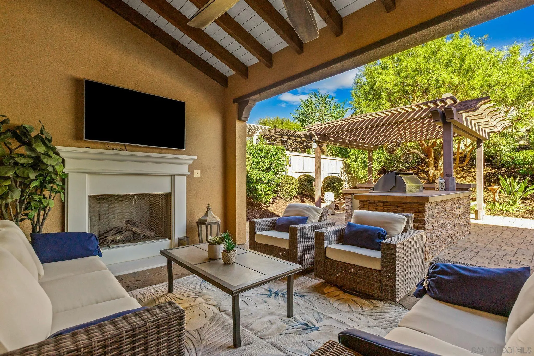 8490 Warden Lane, San Diego, CA 92127