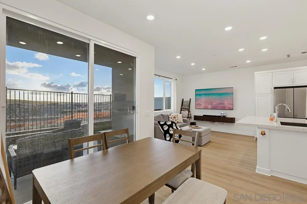 2174 Tributary Dr, #2, Chula Vista, CA 91913 2174 Tributary Dr, #2, Chula Vista, CA 91913