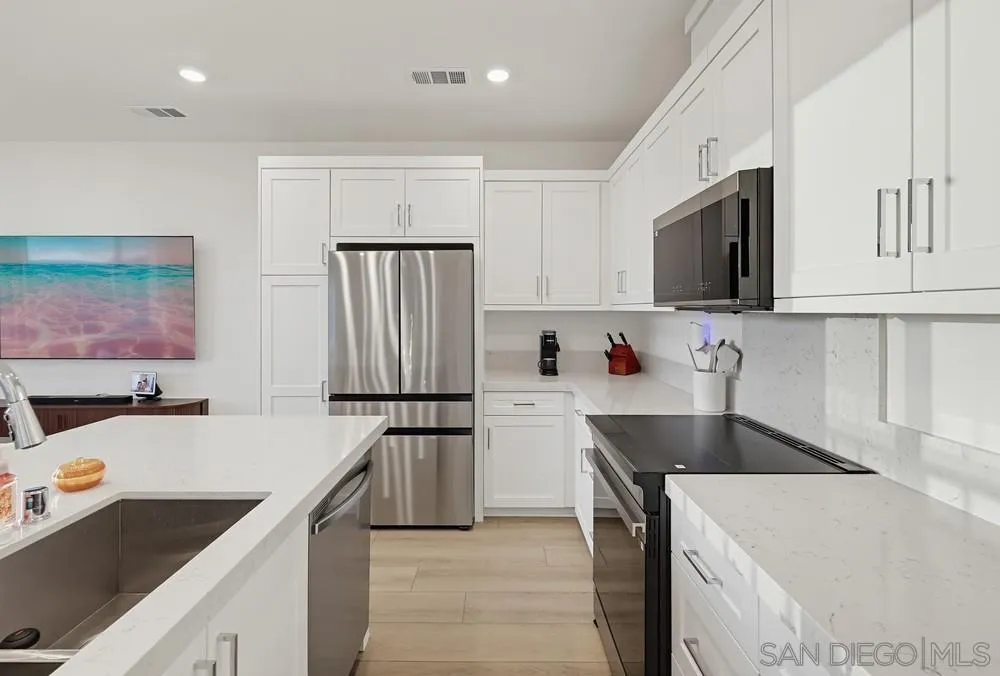 2174 Tributary Dr, #2, Chula Vista, CA 91913 2174 Tributary Dr, #2, Chula Vista, CA 91913