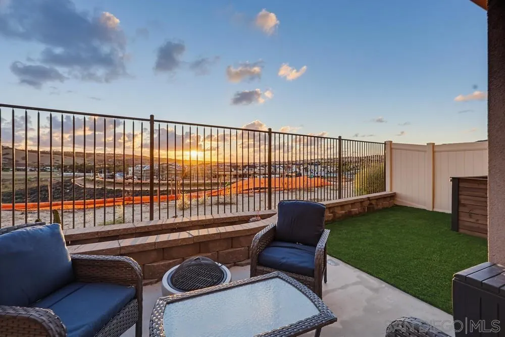 2174 Tributary Dr, #2, Chula Vista, CA 91913 2174 Tributary Dr, #2, Chula Vista, CA 91913