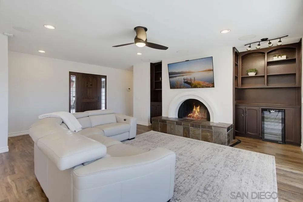 https://cdn.realtyfeed.com/cdn/127/260025569/a88ac6ccec643cc0d03ebec34db531ef.webp