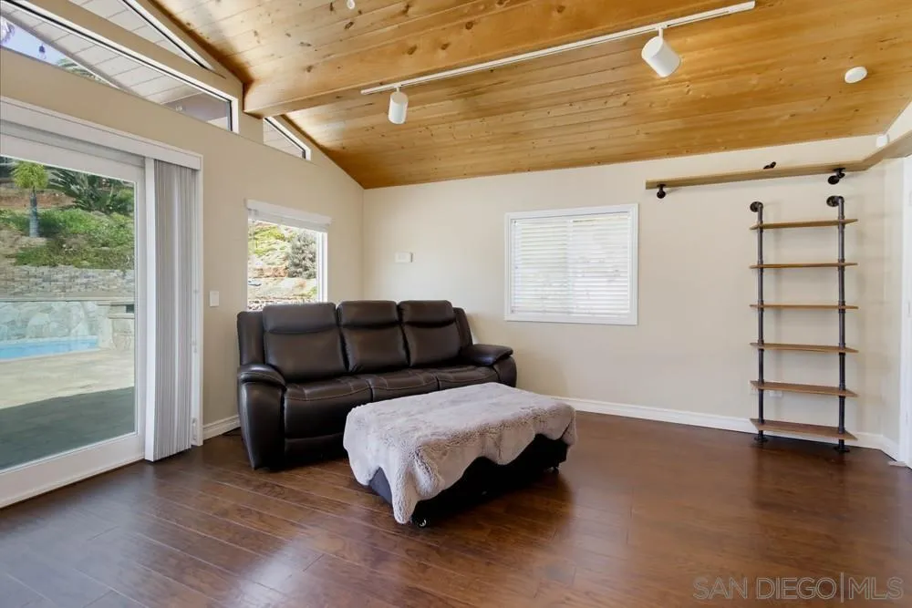 https://cdn.realtyfeed.com/cdn/127/260025569/b07086a73ce40332b453eaced0477581.webp
