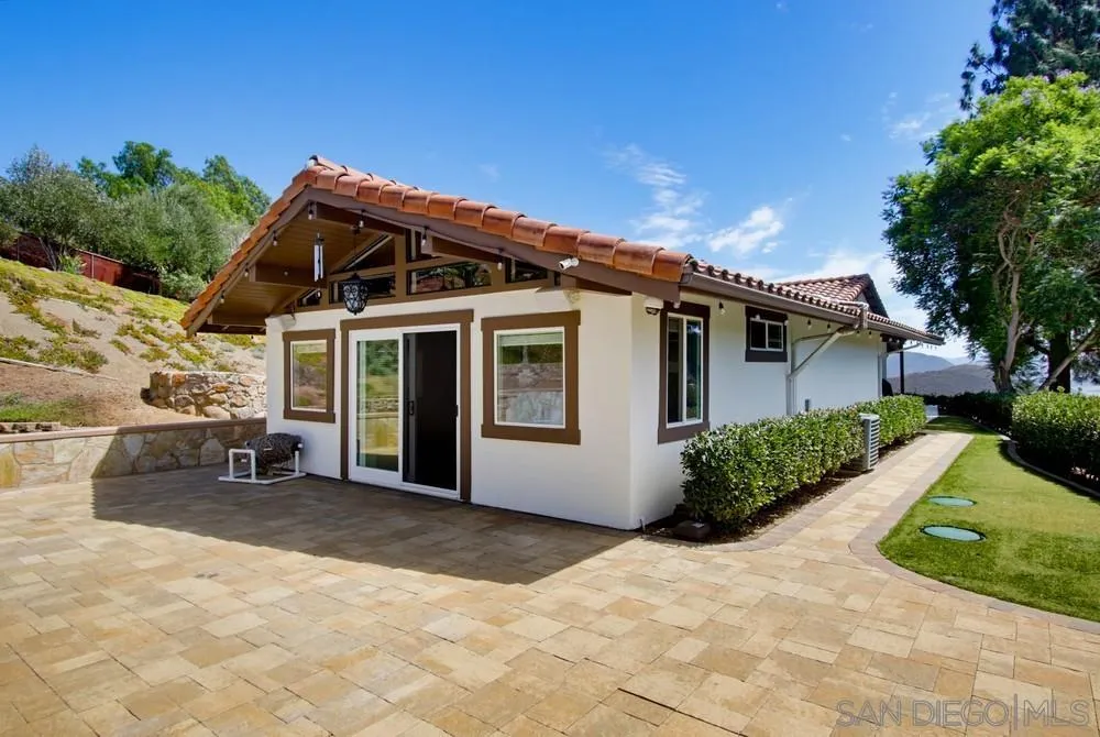 https://cdn.realtyfeed.com/cdn/127/260025569/f09c9a8d37fd9b3b9afd7b5262e22e01.webp