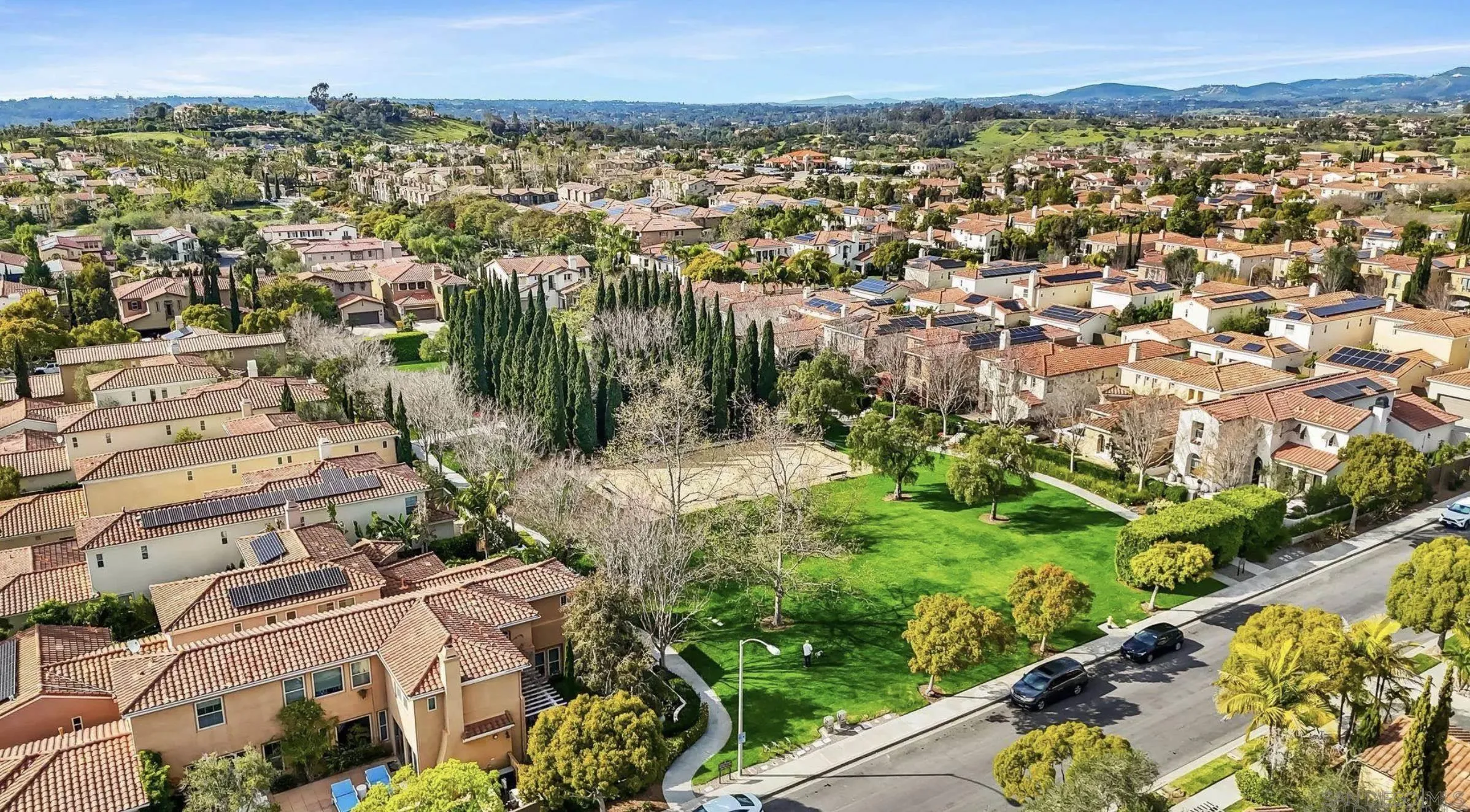 https://cdn.realtyfeed.com/cdn/127/260025572/b76e89e3dcfc4aeb4673fb53d6b60bdb.webp