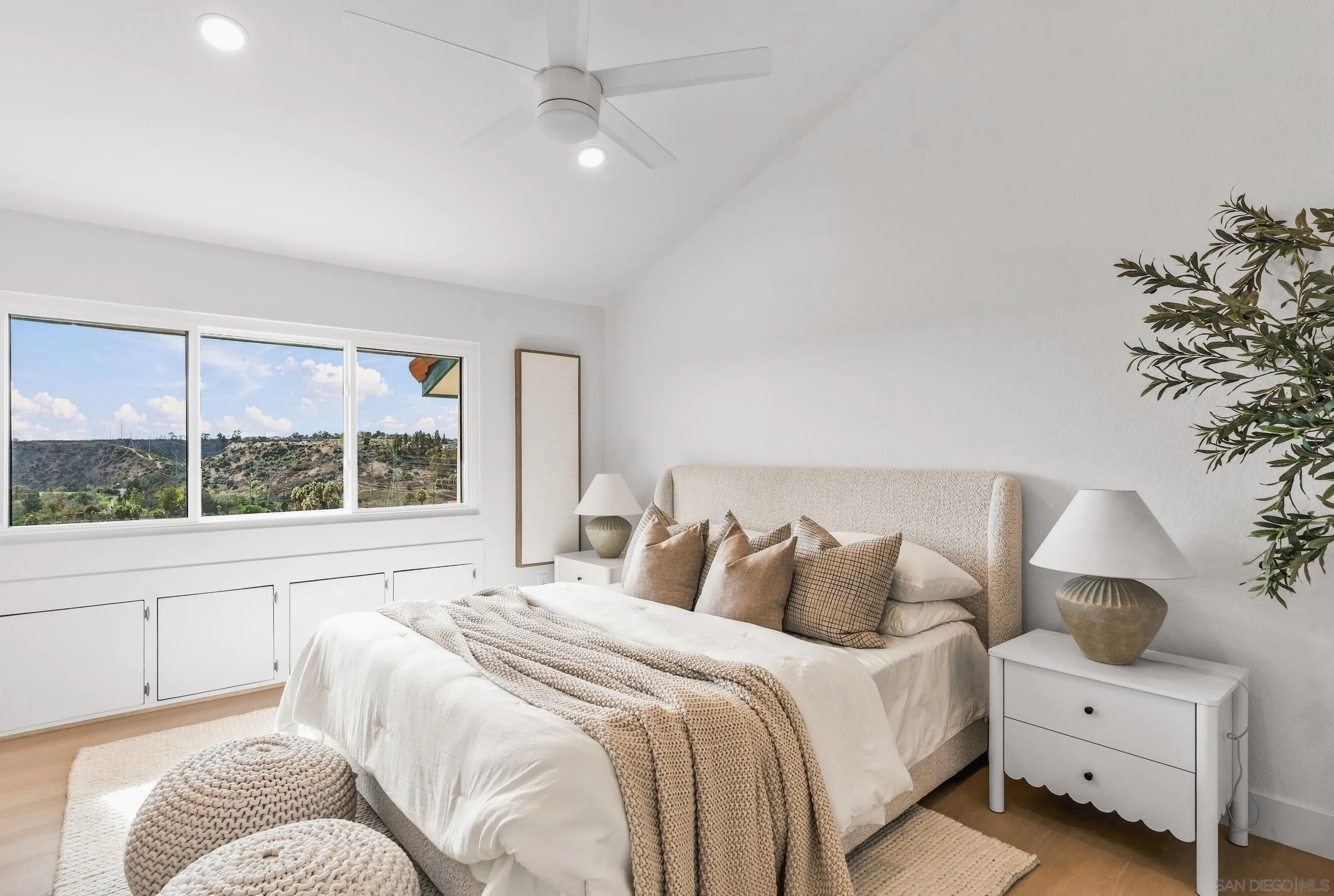 https://cdn.realtyfeed.com/cdn/127/260025585/78243b39c3c6d30e529e7255a7e268bc.webp