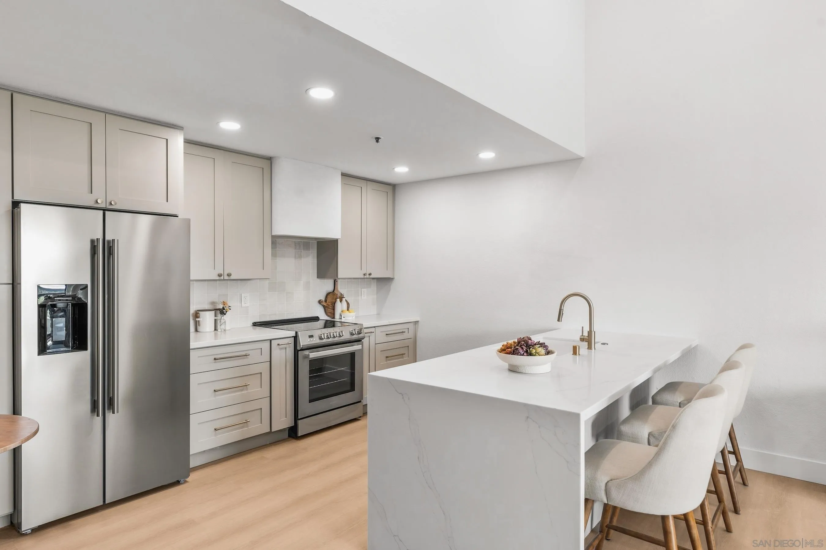 https://cdn.realtyfeed.com/cdn/127/260025585/99c7c93746b24f14ca03449ee2f6cd83.webp