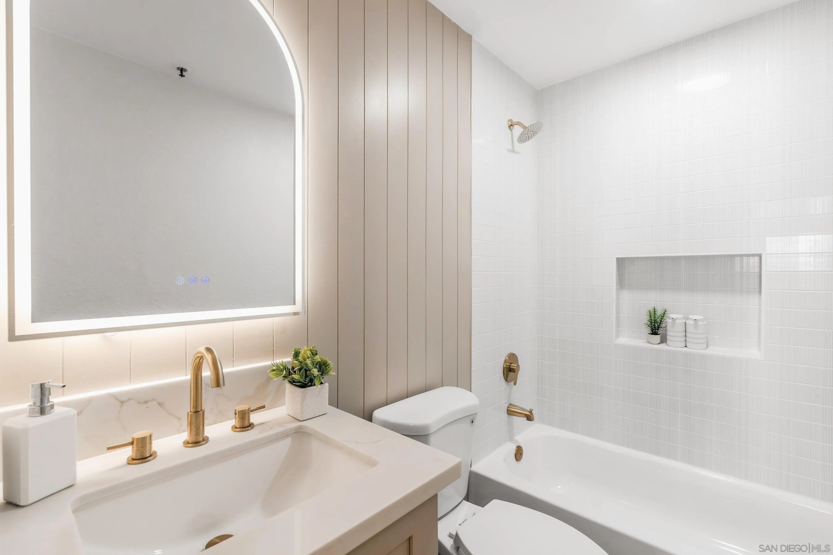 https://cdn.realtyfeed.com/cdn/127/260025585/e48458bcb4d74e93b3a3c4f6a403667d.webp