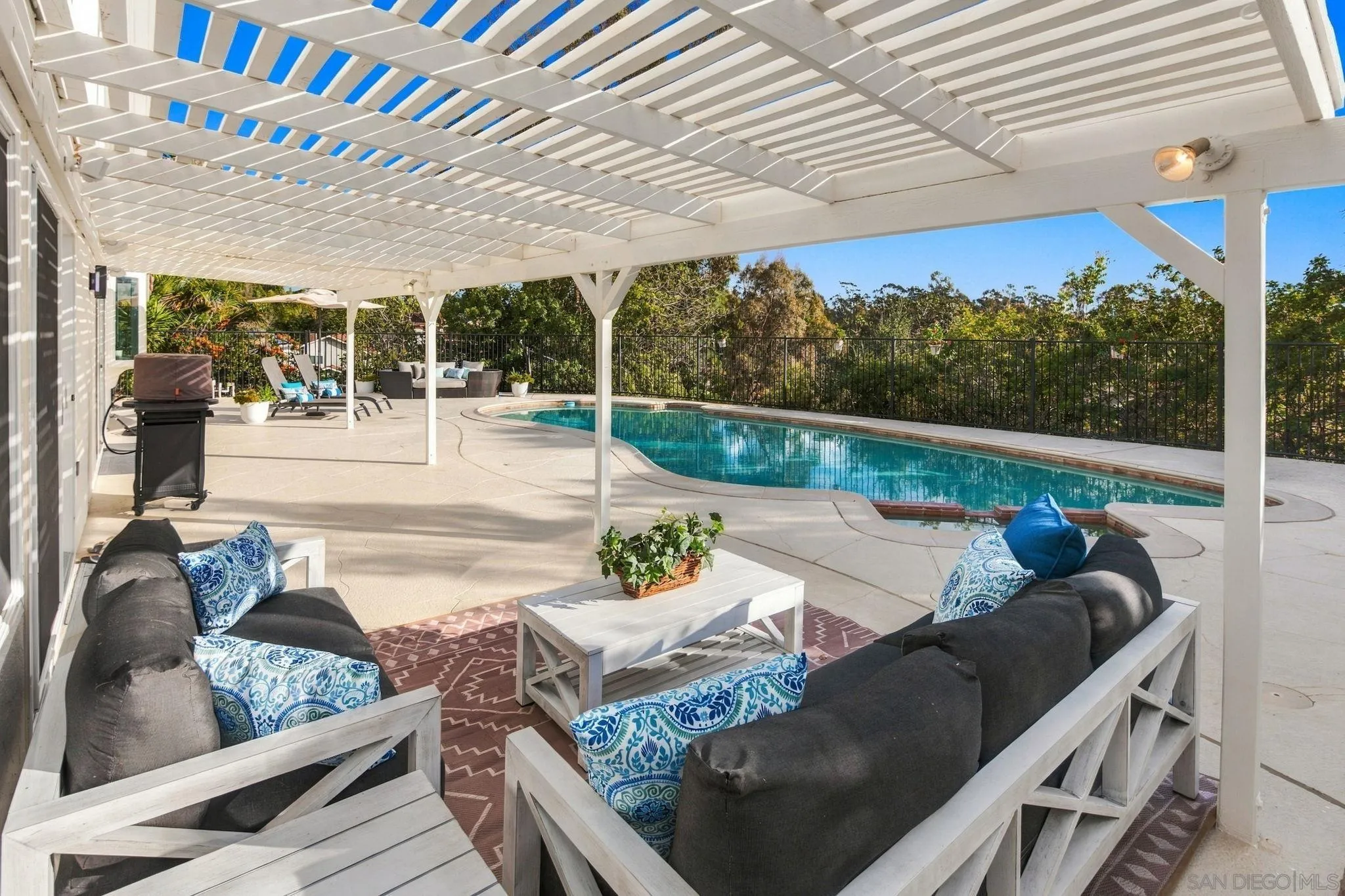 10615 Vista Valle Dr, San Diego, CA 92131