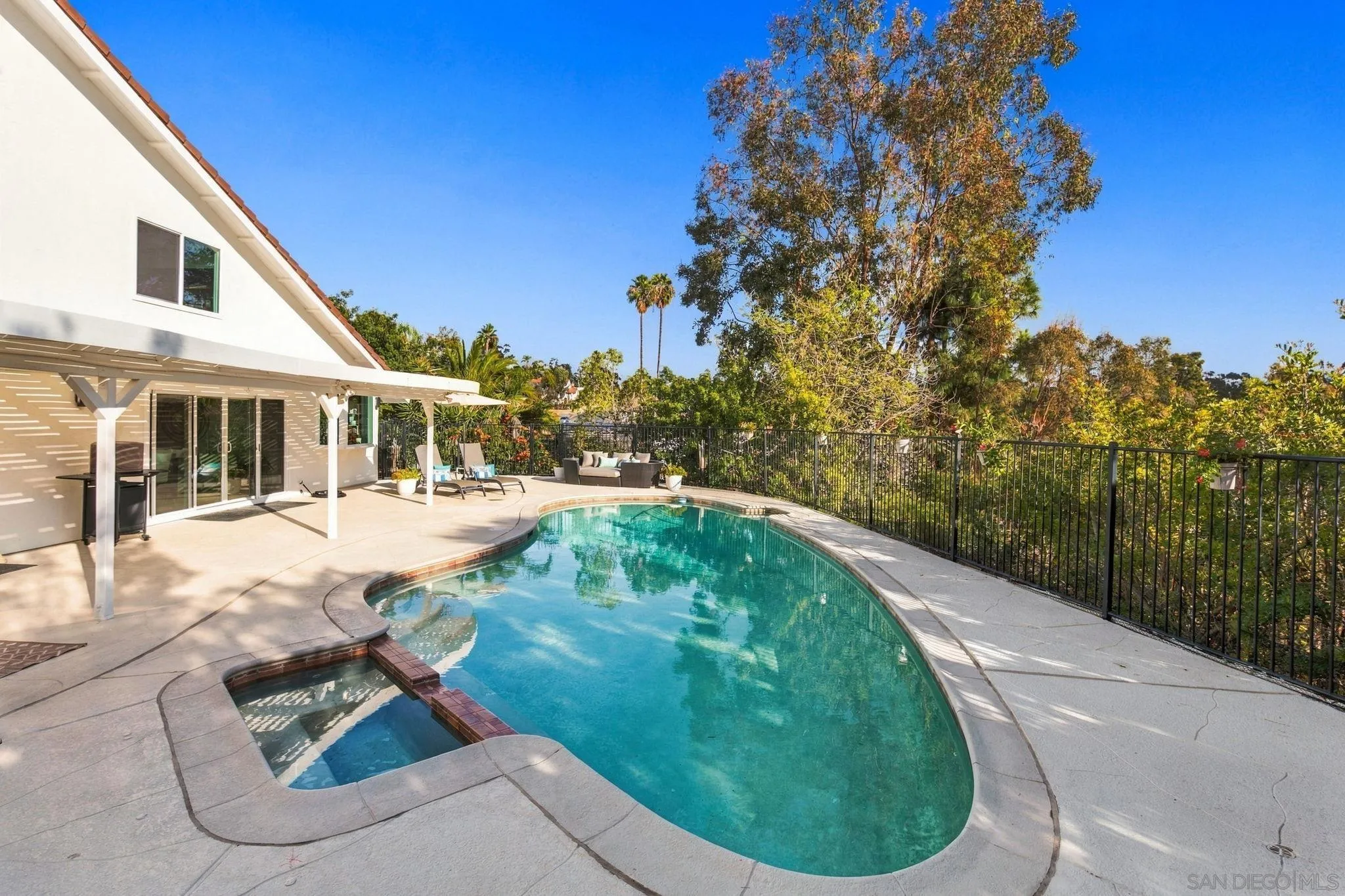 10615 Vista Valle Dr, San Diego, CA 92131