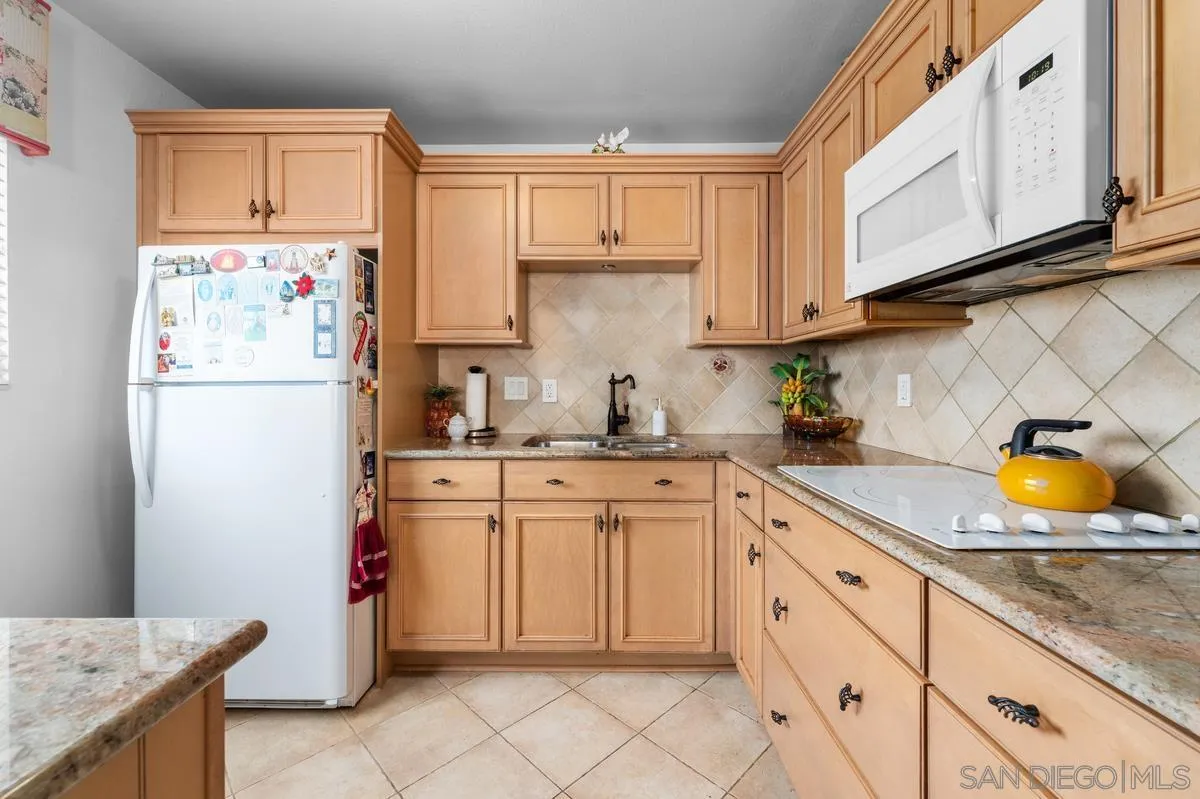 https://cdn.realtyfeed.com/cdn/127/260025611/47a38b8251e449575e89cfaea5f5e318.webp