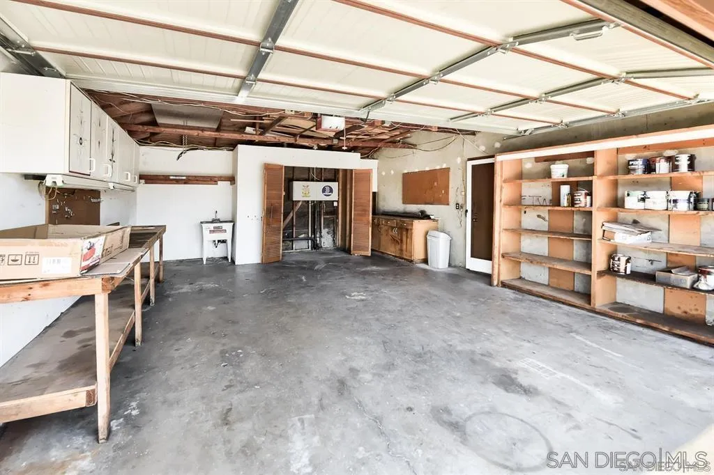 https://cdn.realtyfeed.com/cdn/127/260025612/548110f2643cc5bcb774b8bfceec0176.webp