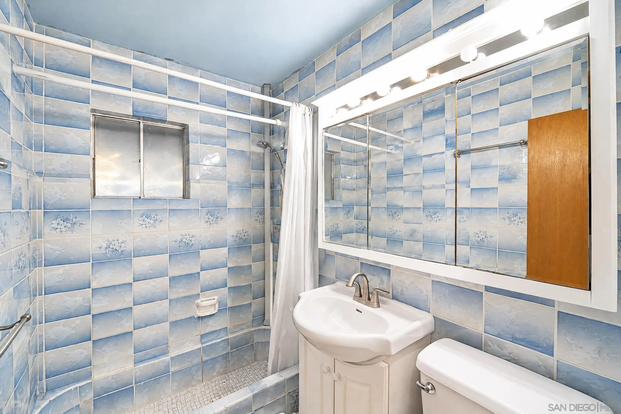 https://cdn.realtyfeed.com/cdn/127/260025614/7bf39b317d24819f29c33f03d34e10cb.webp