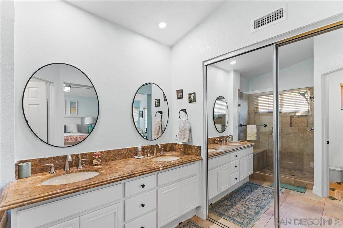 12790 Via Nieve, San Diego, CA 92130 12790 Via Nieve, San Diego, CA 92130
