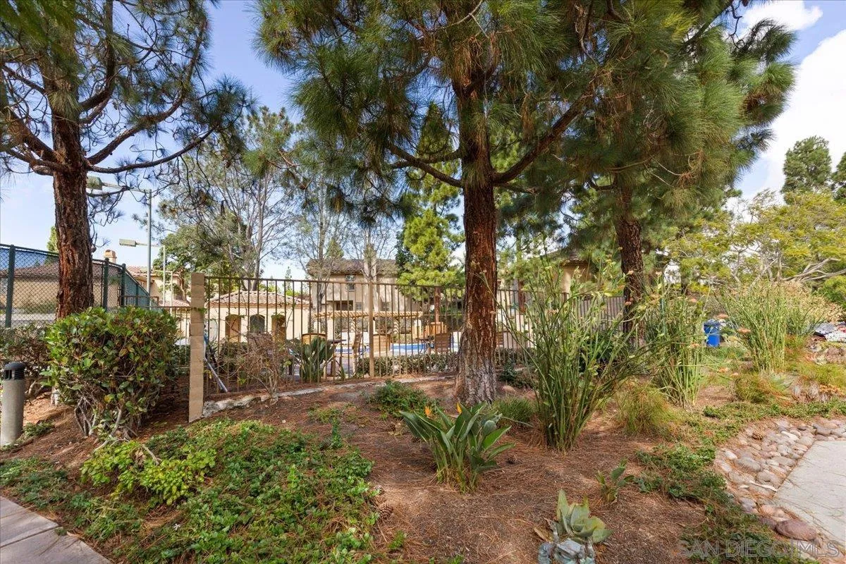 12790 Via Nieve, San Diego, CA 92130 12790 Via Nieve, San Diego, CA 92130