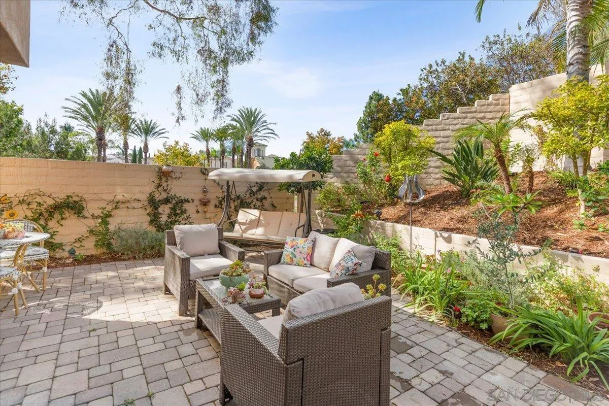 12790 Via Nieve, San Diego, CA 92130 12790 Via Nieve, San Diego, CA 92130