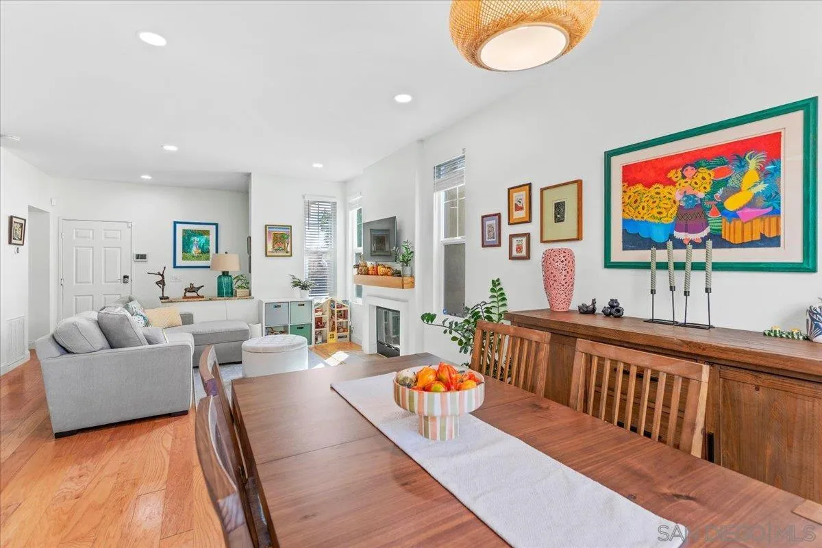 12790 Via Nieve, San Diego, CA 92130 12790 Via Nieve, San Diego, CA 92130