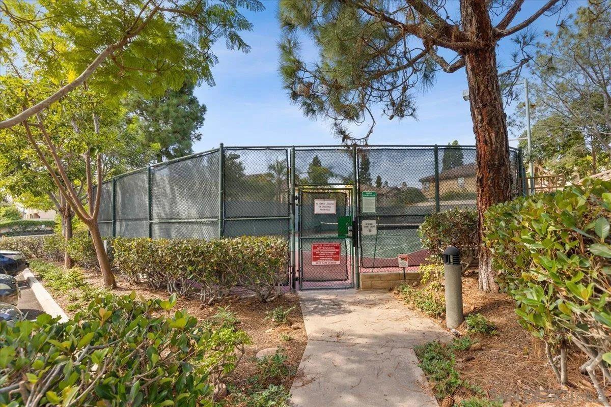 12790 Via Nieve, San Diego, CA 92130 12790 Via Nieve, San Diego, CA 92130